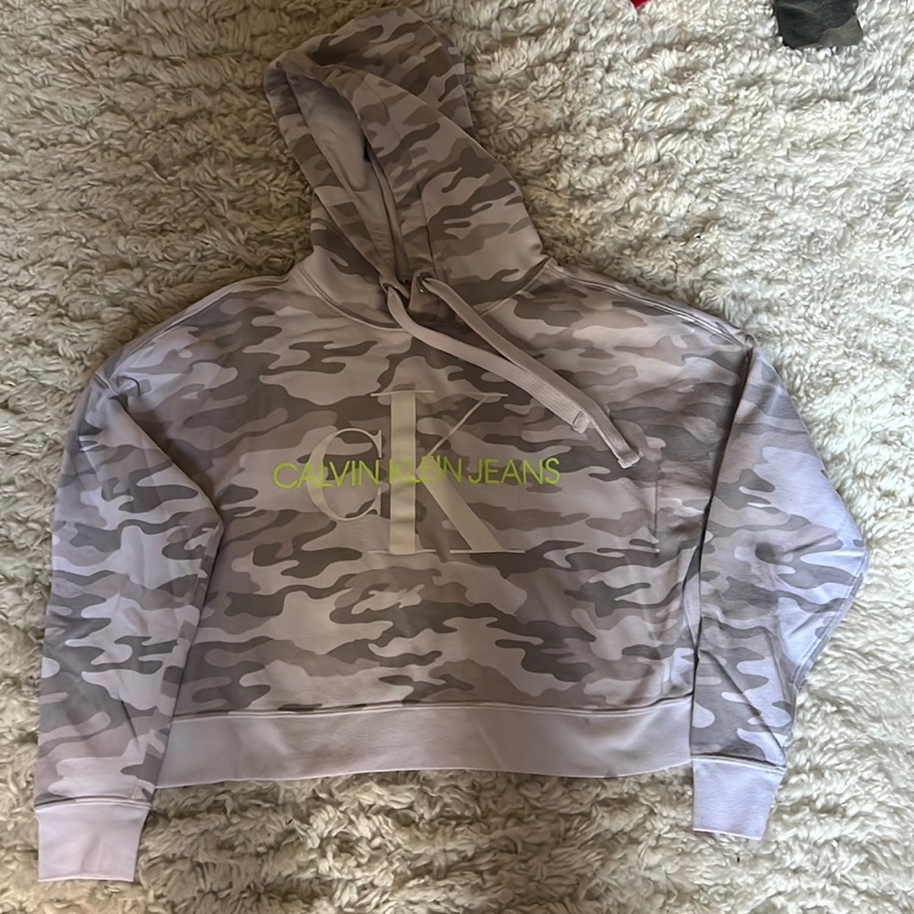 sweatshirt